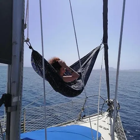 2-cottage Yacht With 2 Showers Datca