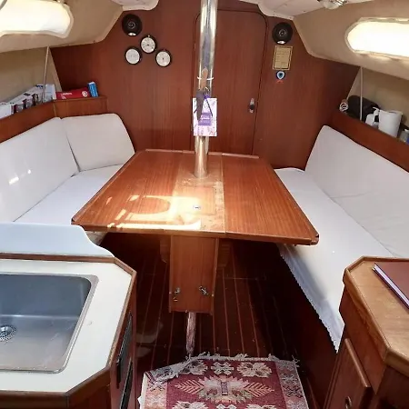 2-cottage Yacht With 2 Showers Datca