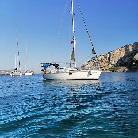 Båthotell 2-cottage Yacht With 2 Showers