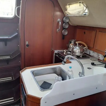 2-cottage Yacht With 2 Showers Båthotell *