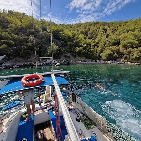 2-cottage Yacht With 2 Showers * Datca