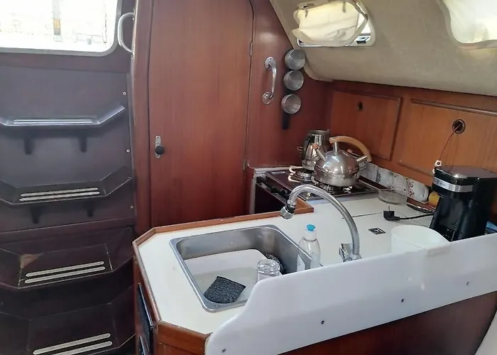2-cottage Yacht With 2 Showers Botel *